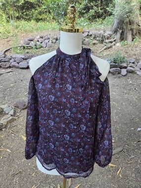LOFT NWT Women's Cold-Shoulder Floral Blouse in Deep Plum Size XXS